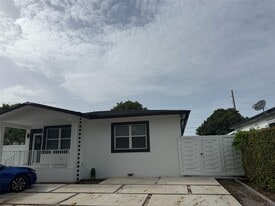 2921 NW 70th Terrace in Miami, FL - Building Photo