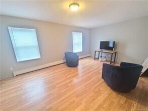634 Oakland Valley Rd in Cuddebackville, NY - Building Photo - Building Photo