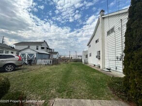 39 Hickory St in Wilkes-Barre, PA - Building Photo - Building Photo