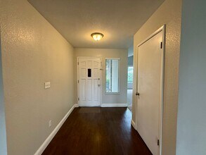 1405 Fransen Ln in Modesto, CA - Building Photo - Building Photo