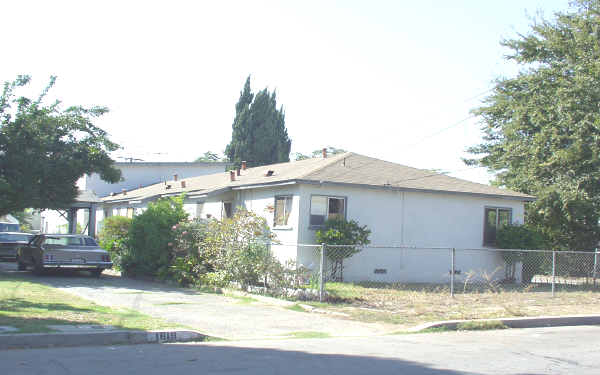 1615 S Gladys Ave in San Gabriel, CA - Building Photo