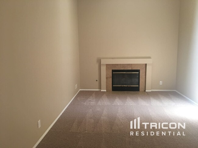 8304 Vantare Ct in Las Vegas, NV - Building Photo - Building Photo