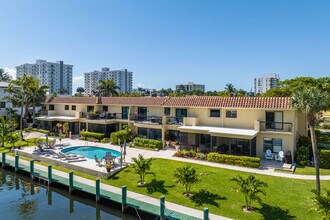 1109 Bel Air Dr in Highland Beach, FL - Foto de edificio - Building Photo