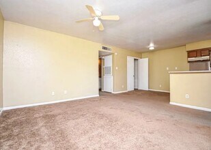 1845 5th St in Hempstead, TX - Building Photo - Building Photo