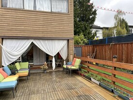 1910 Chesterfield Av in North Vancouver, BC - Building Photo