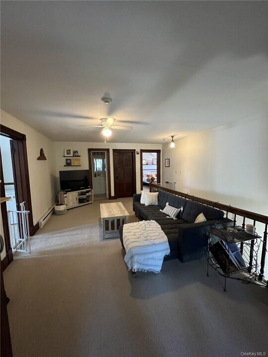 32 Parkway in Katonah, NY - Building Photo