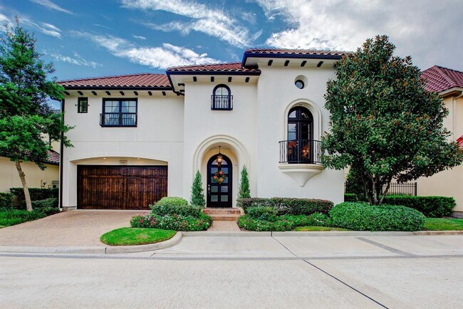 15335 Oyster Creek Ln in Sugar Land, TX - Building Photo - Building Photo