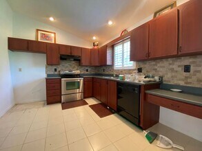 628 Walker St in Holly Hill, FL - Building Photo - Building Photo