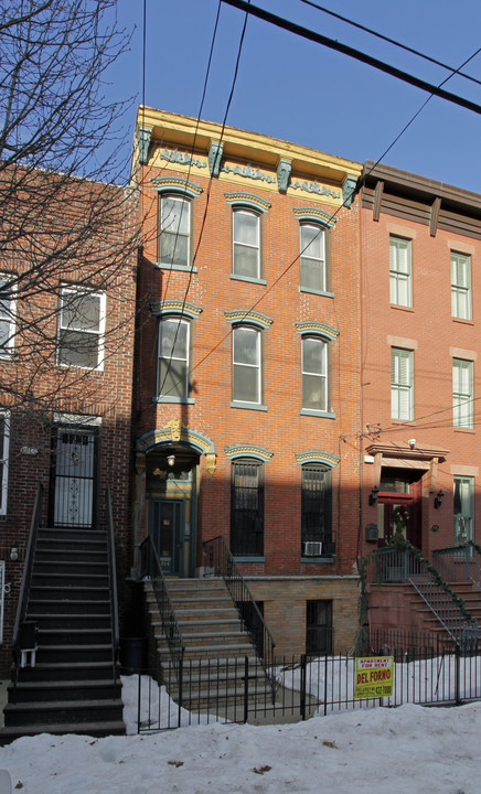 214 Grand St in Jersey City, NJ - Foto de edificio