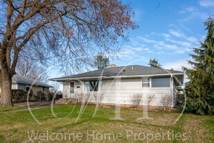 1665 University Dr in Walla Walla, WA - Building Photo