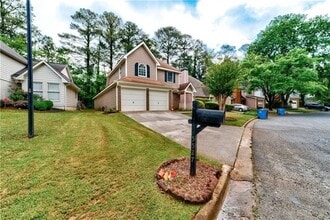 5527 Bridge Pointe Dr in Alpharetta, GA - Building Photo - Building Photo