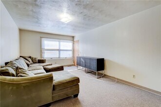 2233 Clifford Ave-Unit -1 in Rochester, NY - Foto de edificio - Building Photo