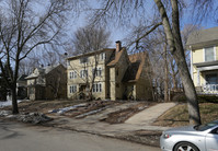 2414 S Pleasant Ave in Minneapolis, MN - Foto de edificio - Building Photo