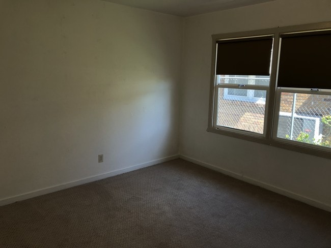 1627 152nd Ave in San Leandro, CA - Foto de edificio - Building Photo