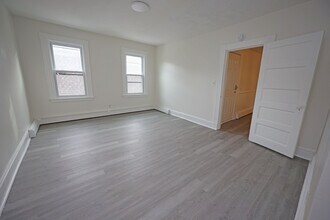 358 Washington St in New Britain, CT - Foto de edificio - Building Photo