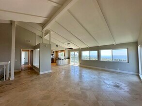 6920 Country Club Dr in San Diego, CA - Building Photo - Building Photo