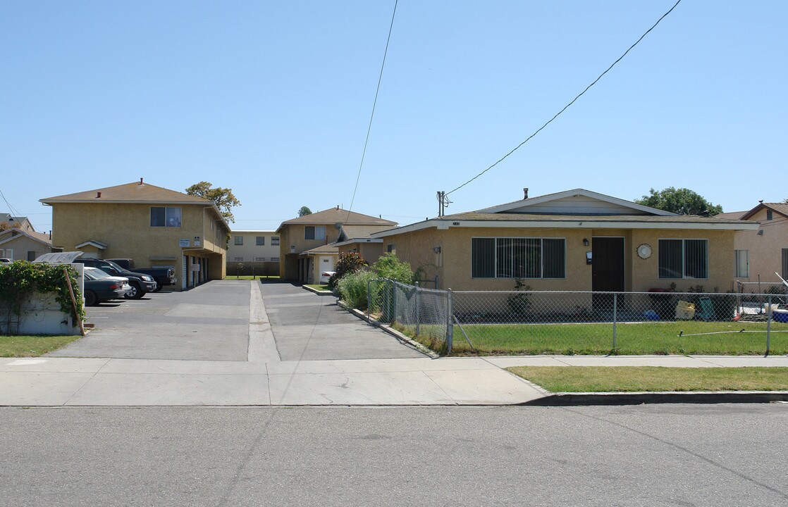 236-252 Wolff St in Oxnard, CA - Foto de edificio