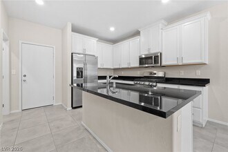 6243 Milford Sound St in Las Vegas, NV - Building Photo - Building Photo