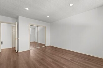 691 Levering Ave in Los Angeles, CA - Building Photo - Building Photo