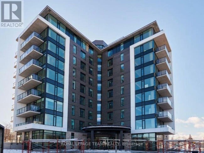 property at 360 Deschâtelets Ave.