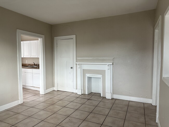 2003 Franklin Avenue, Unit B in New Orleans, LA - Building Photo - Building Photo