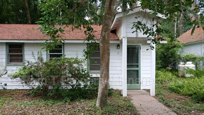 property at 8 Southwood Dr