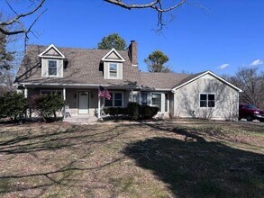 1444 Ben T Johns Rd in Alvaton, KY - Building Photo - Building Photo