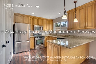 7428 Limerick Ave in Dublin, CA - Building Photo - Building Photo