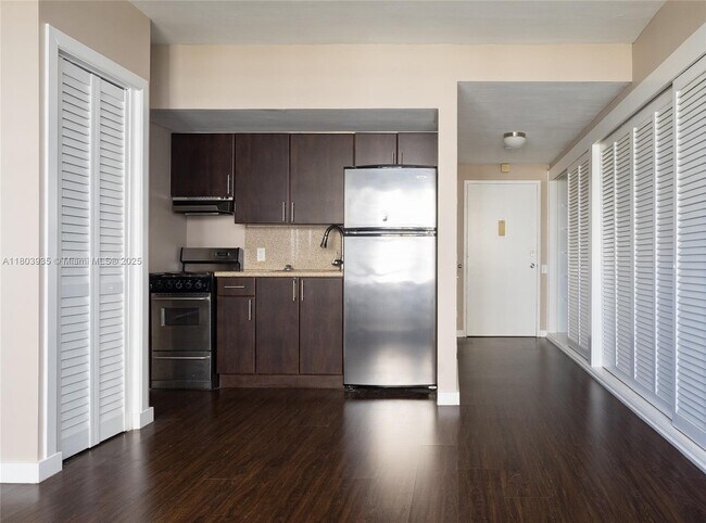 property at 1250 West Ave
