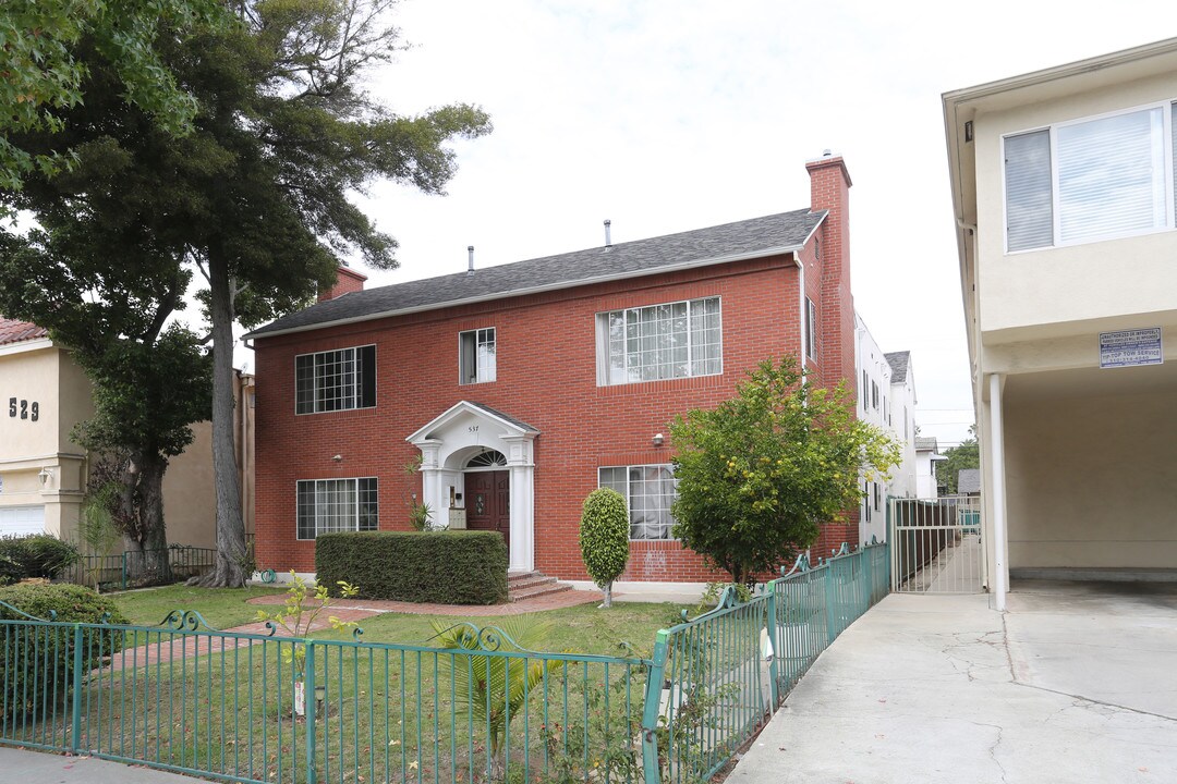 537 Montana Ave in Santa Monica, CA - Foto de edificio