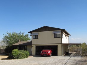 20027 Carlisle Rd in Apple Valley, CA - Building Photo - Building Photo