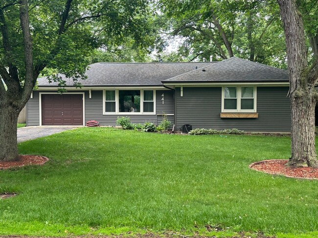 property at 22W441 Arbor Ln
