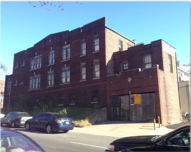 502 Montgomery St in Brooklyn, NY - Building Photo - Building Photo