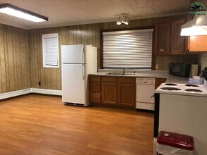 1021 Dogwood St in Fairbanks, AK - Building Photo - Building Photo