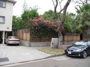 7605-7607 Lexington Ave in West Hollywood, CA - Foto de edificio - Building Photo