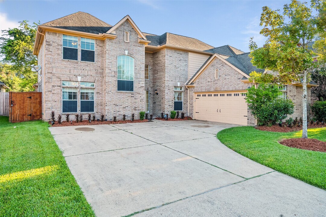 3403 Hickory Creek Dr in Pearland, TX - Building Photo