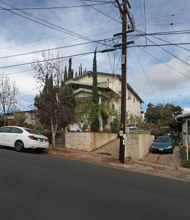 4363 Clayton Ave in Los Angeles, CA - Building Photo - Building Photo