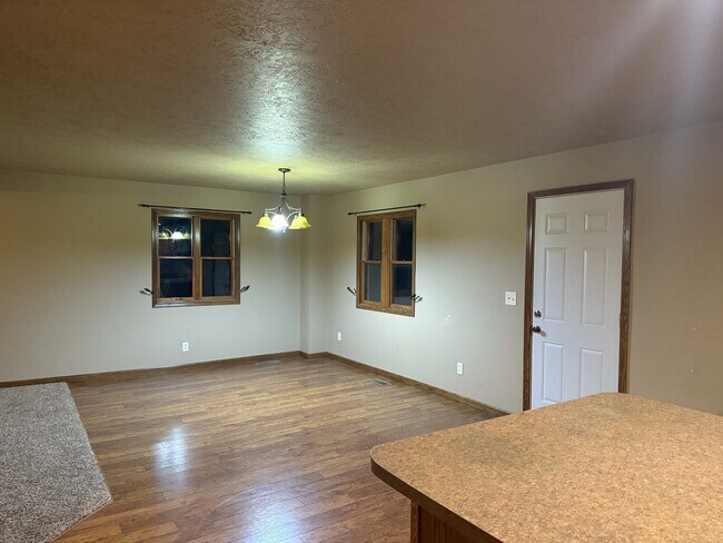 26097 468th Ave in Sioux Falls, SD - Foto de edificio - Building Photo