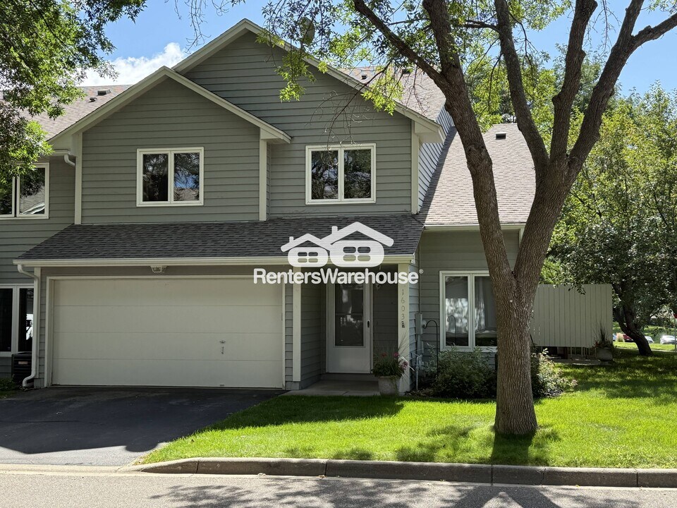 1603 Geske Rd in Chaska, MN - Building Photo