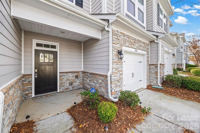 1018 Chicory Trce in Lake Wylie, SC - Building Photo - Building Photo