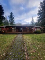 174 Bartlett Rd in Mossyrock, WA - Building Photo