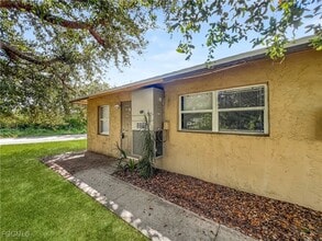 13037 First St in Ft. Myers, FL - Building Photo - Building Photo
