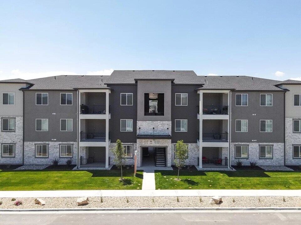 3374 W 1960 N, Unit P-102 in Lehi, UT - Building Photo