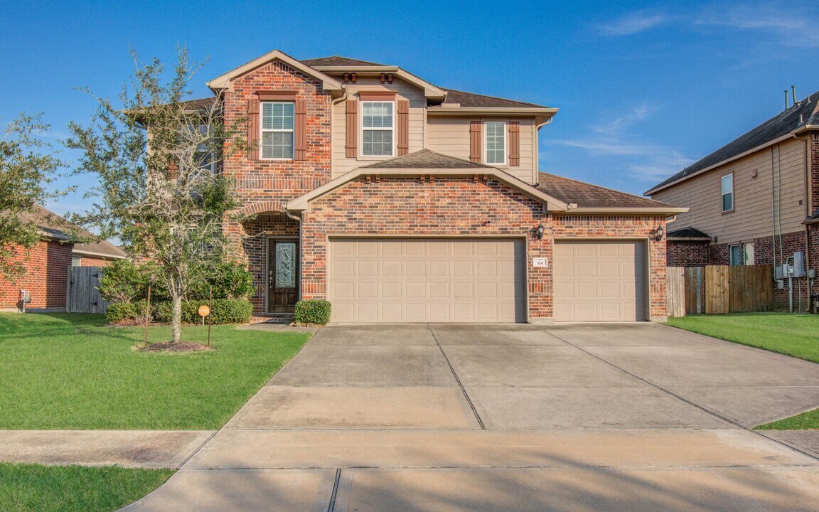 318 Bolton Dr in League City, TX - Building Photo