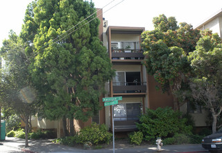 401 Monte Vista Ave in Oakland, CA - Foto de edificio - Building Photo