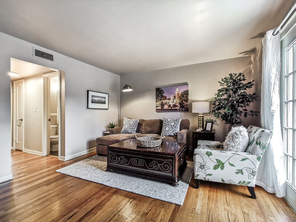 1207 W 45th St in Kansas City, MO - Building Photo