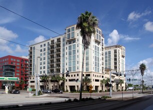 The Ventana in Tampa, FL - Building Photo - Building Photo