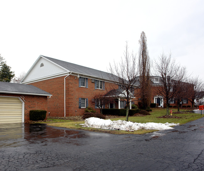 1010-1100 W Western Reserve Rd in Youngstown, OH - Building Photo - Building Photo