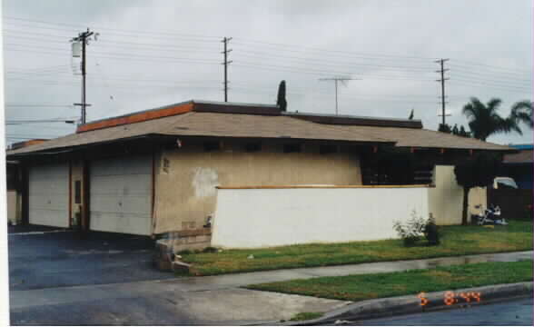 380-386 N Oak St in Orange, CA - Building Photo - Building Photo