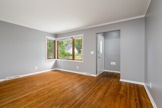 5312 Hiawatha Ln in Minneapolis, MN - Foto de edificio - Building Photo